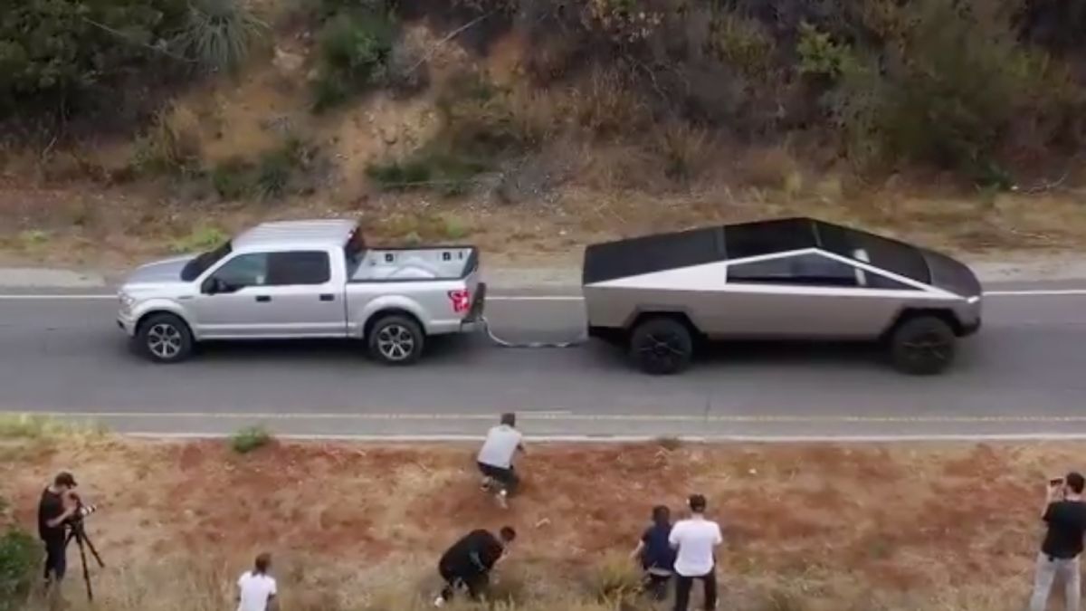 Teslas Cybertruck Vs Fords F 150 Bring It On Cnn