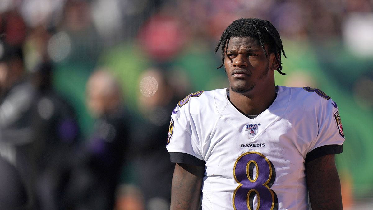 Did Lamar Jackson wear white sleeves, glove in response to Tim Ryan  comments?