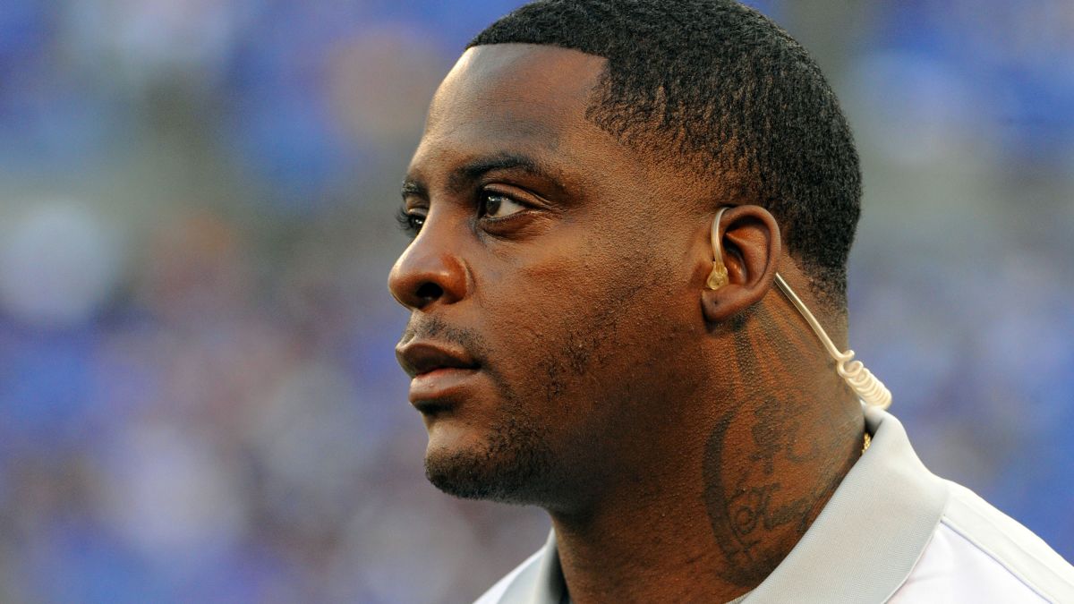 Clinton Portis Is Among 12 Retired NFL Players Accused Of Health