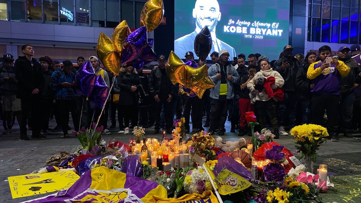 Reactions to Kobe Bryant's death pour in on social media