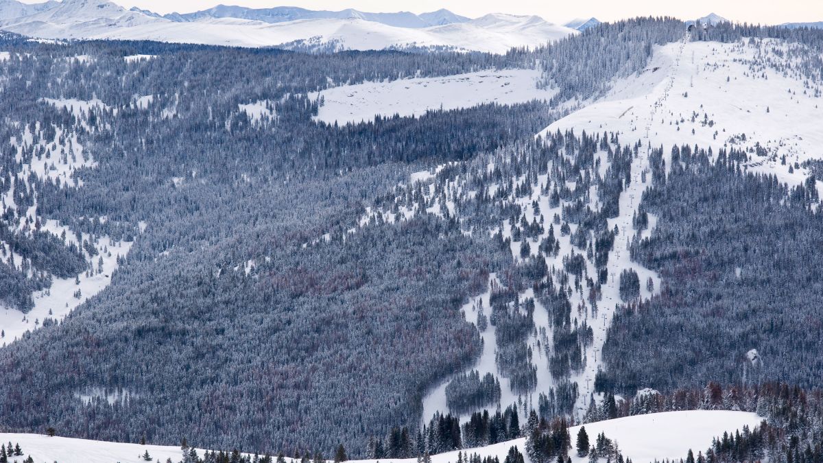 Colorado Skier Dies From Asphyxiation By His Coat On A Chair Lift