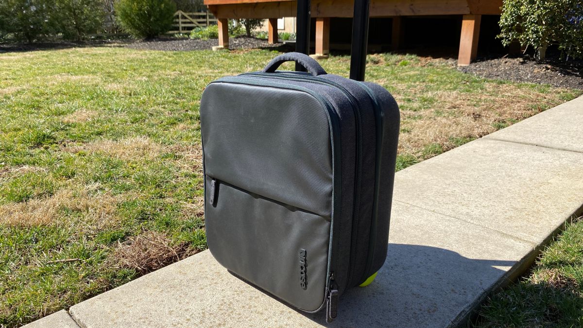 incase luggage tracker