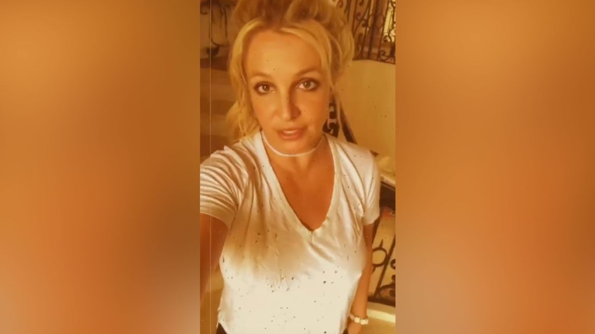 Britney Spears Offers To Help Fans Struggling Due To Coronavirus Cnn