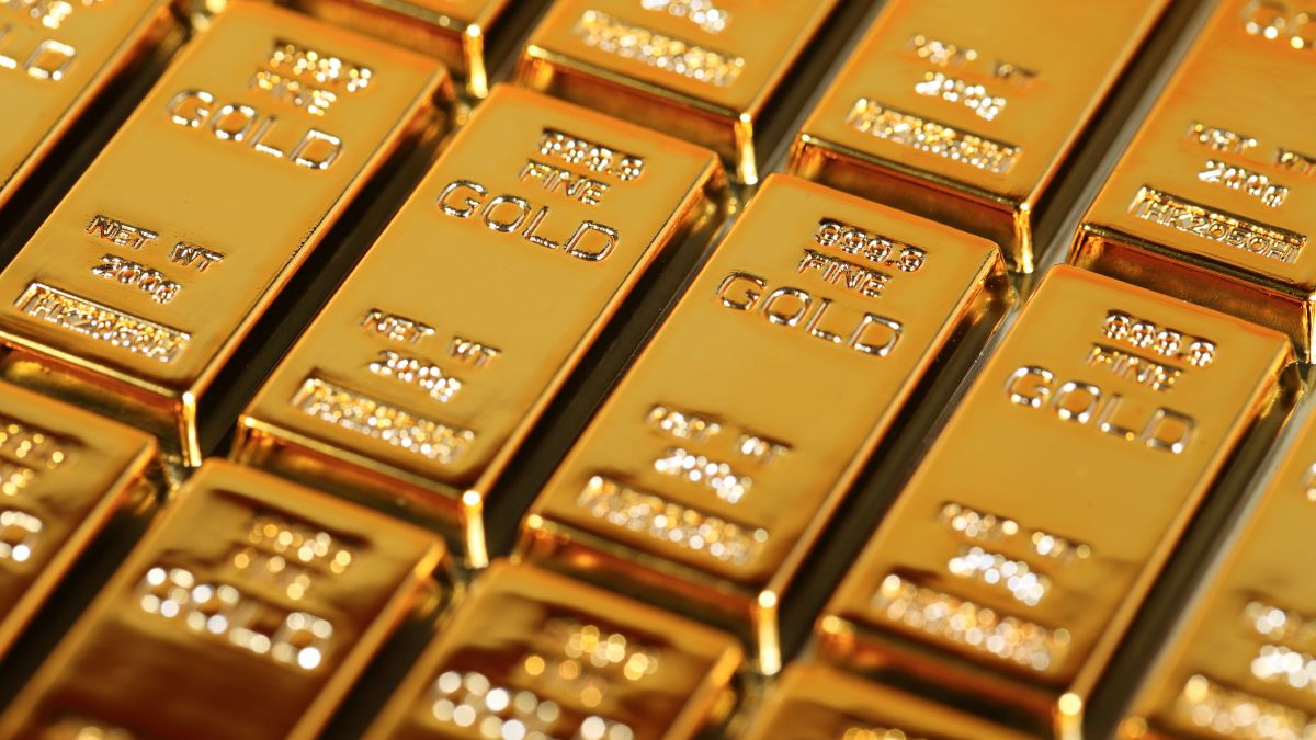 Gold price hits record high as investors' Covid-19 fears escalate -  Financial Times
