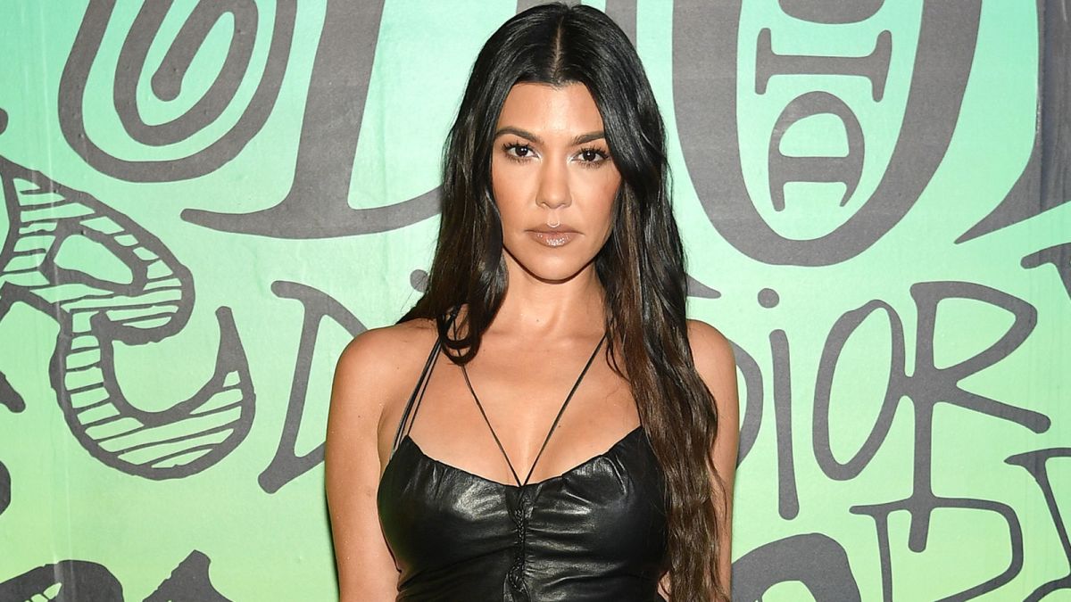 Why Kourtney Kardashian Made Her 10 Year Old Delete His Instagram Account Cnn