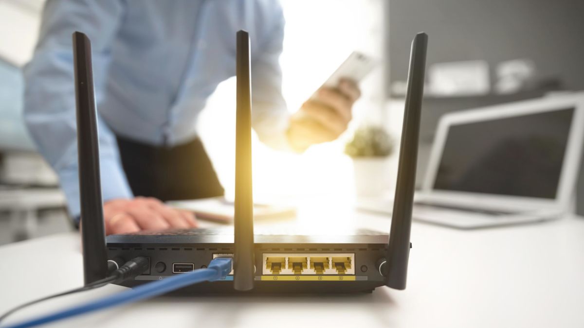 Best Routers Mesh Vs Traditional Cnn Underscored