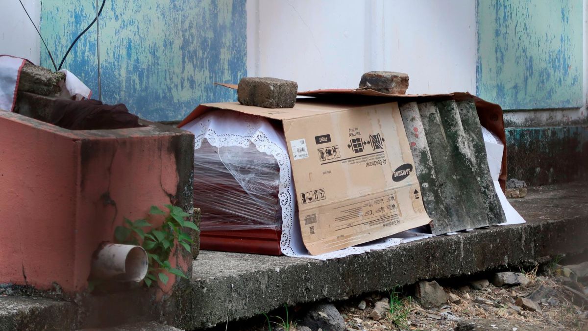 Ecuador Coronavirus Bodies Are Being Left In The Streets In An Overwhelmed City Cnn