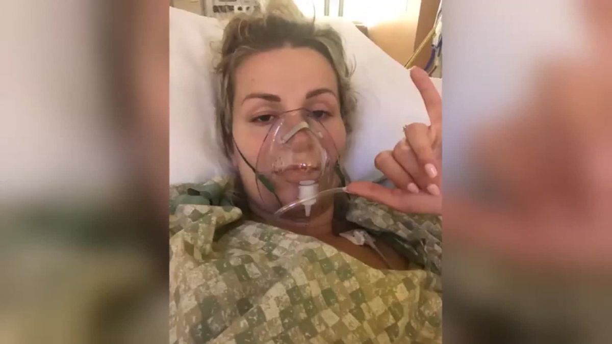 Respiratory Therapist With Coronavirus Gives Birth To A Daughter While In A Medically Induced Coma Cnn