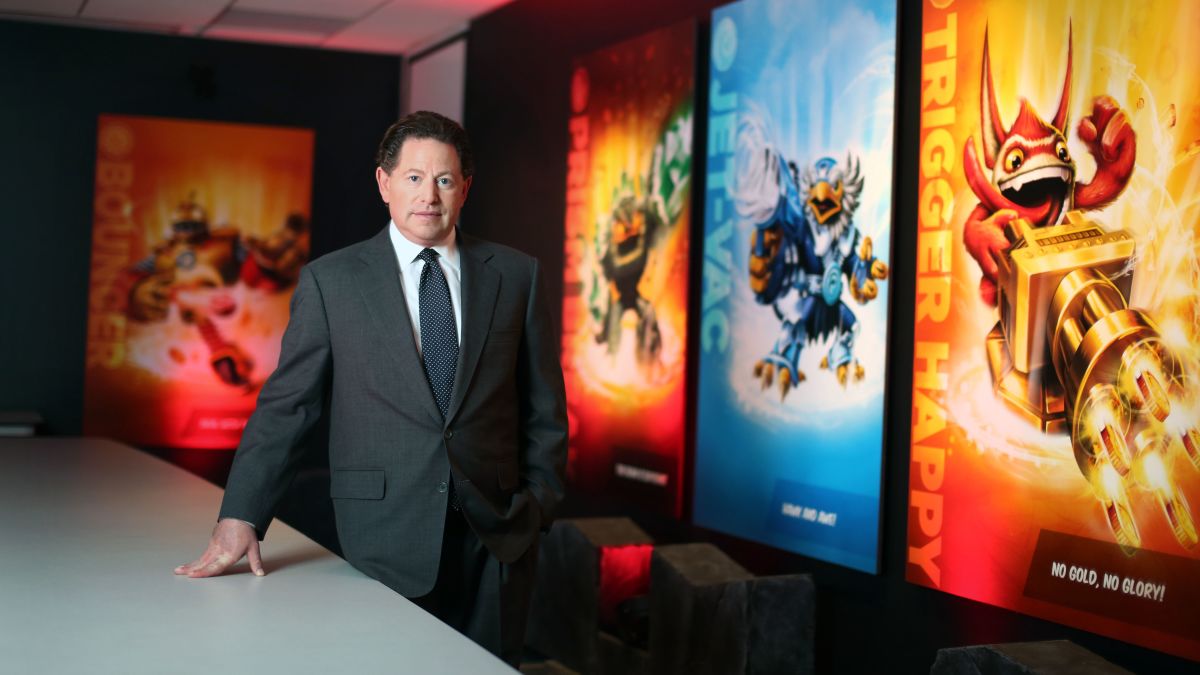 Bobby Kotick, Activision Blizzard Ceo, Gives His Phone Number To 10,000  Employees - Cnn