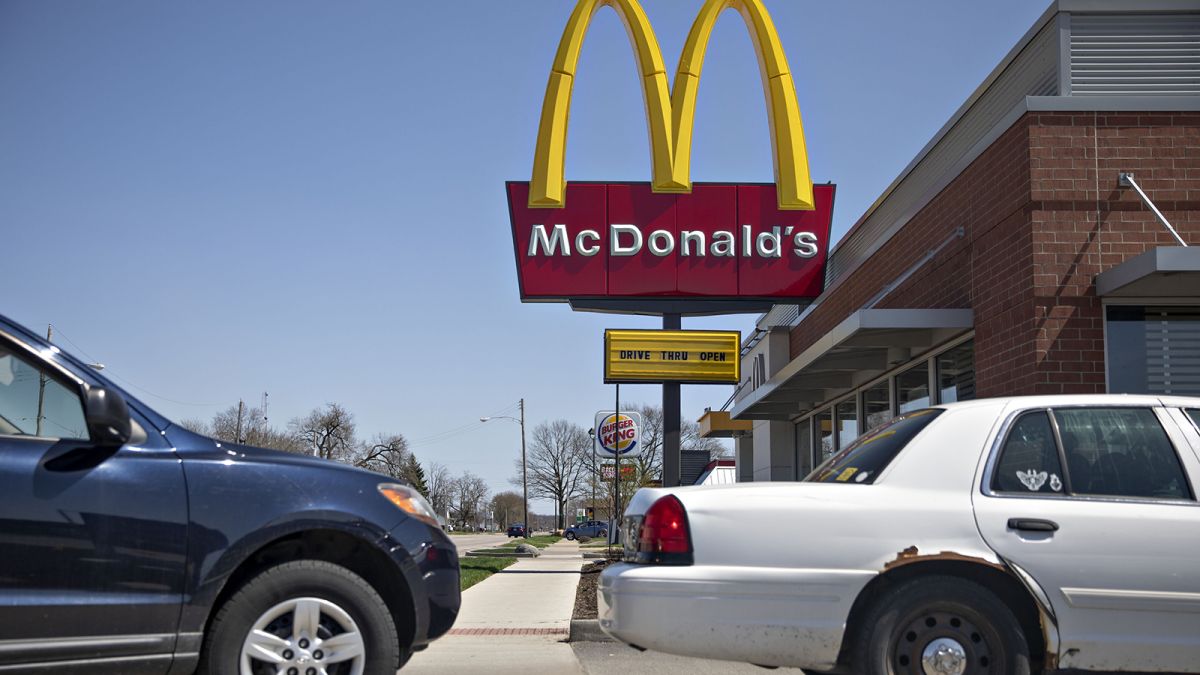Mcdonald S Is Giving First Responders And Healthcare Workers Free