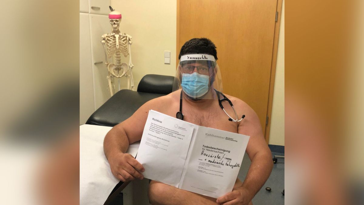 German Doctors Pose Naked To Protest Protective Equipment
