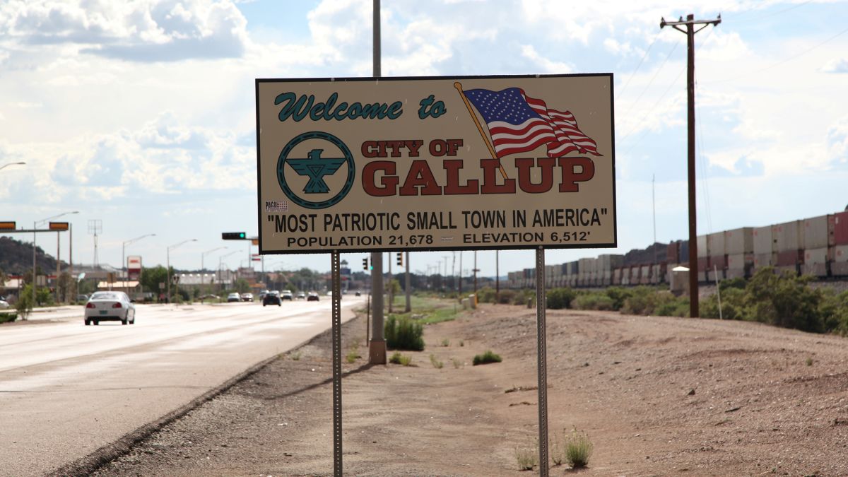 New Mexico Town Remains On Lockdown To Slow Covid 19 Outbreak Cnn - new highway signs roblox