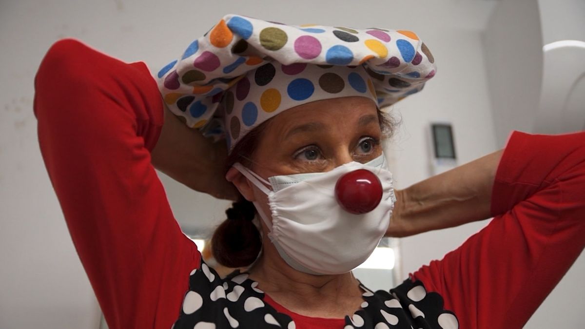 Meet The Clown Lifting Spirits In The Time Of Coronavirus Cnn Video