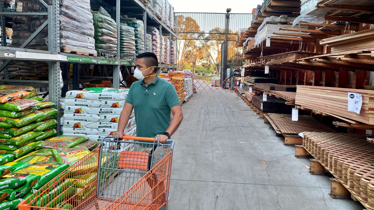 Home Depot S Expanded Worker Benefits Took A Huge Bite Out Of Its Profit Cnn