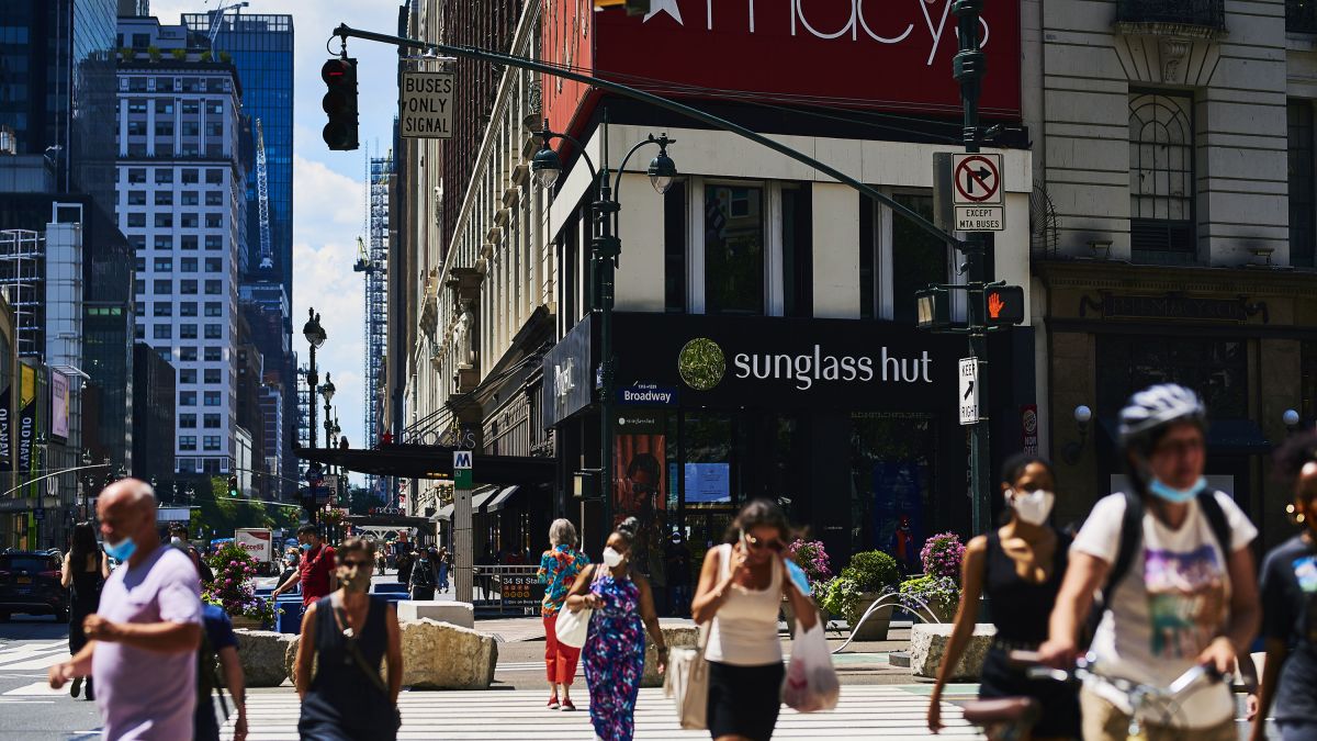 Macy's Will Cut Thousands of Jobs, Looks to Save $630 Million a Year –  Footwear News