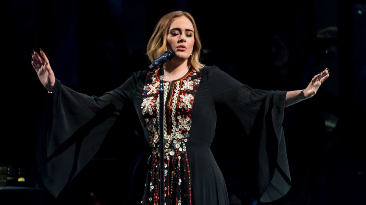 Adele wore her Glastonbury Festival dress to watch it and needs you to calm  down about a new album | CNN