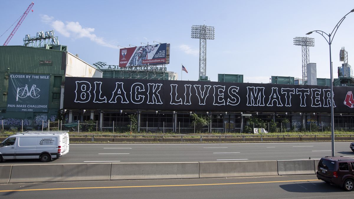 Boston Red Sox post 'Black Lives Matter' on Fenway Park scoreboard as  protests over George Floyd's death continue 