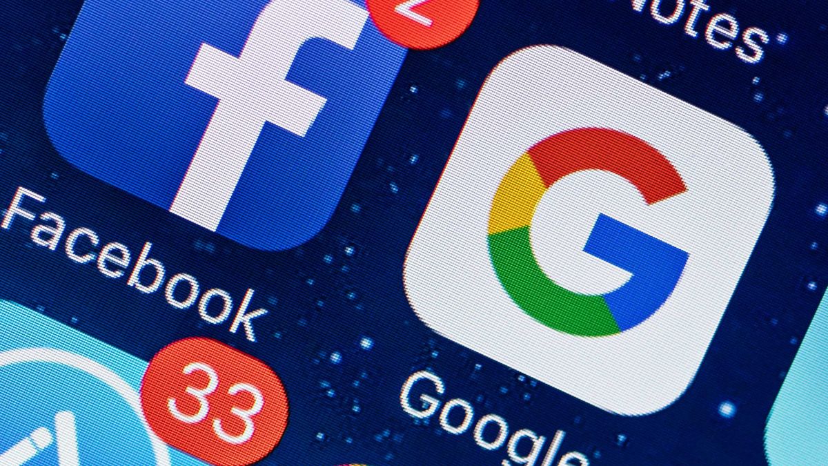 Facebook and Google would have to pay media companies for news under new  legislation in Australia - CNN