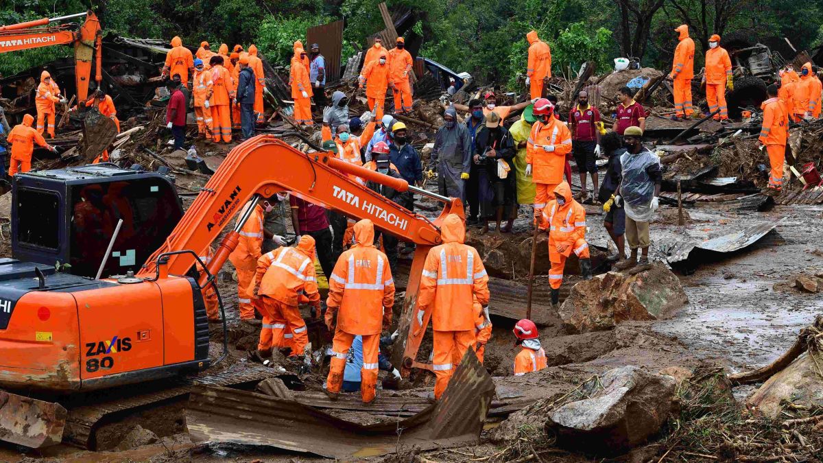 Kerala floods: Monsoon rains trigger landslide in Indian state, killing at  least 43 people | CNN