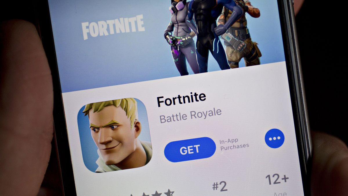 Did Fortnite Get Sued Fortnite S Maker Sues Apple And Google After The Game Was Removed From Both App Stores Cnn