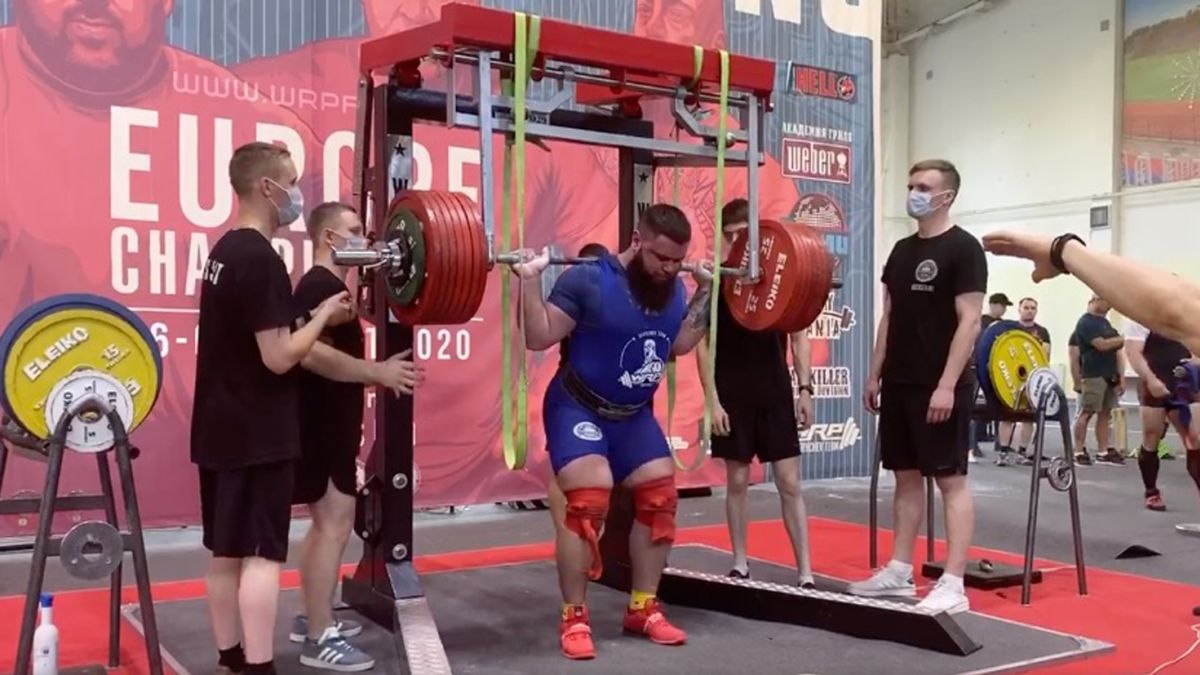 Russian power lifter fractures both knees while attempting to squat nearly 900 pounds - CNN