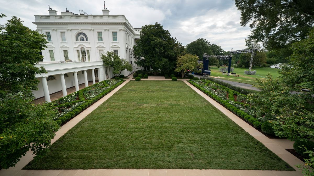 Melania Trump First Lady Unveils White House Rose Garden Restorations Cnnpolitics