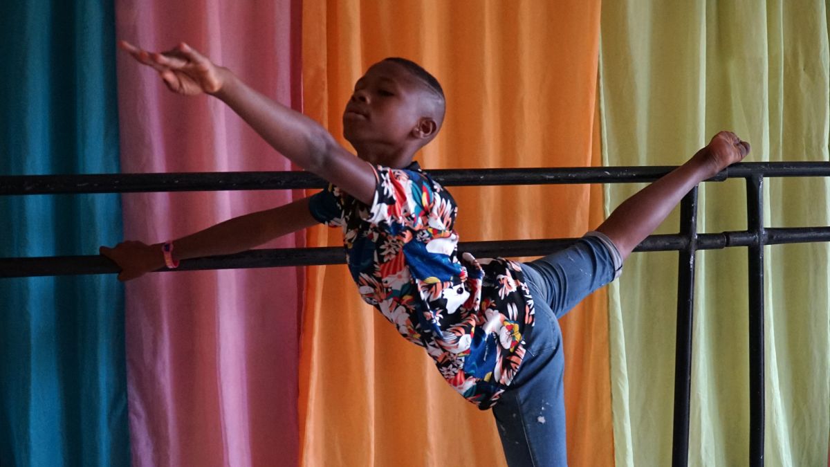 Anthony Mmesoma Madu went from dancing barefoot in the streets to viral ballet star | CNN