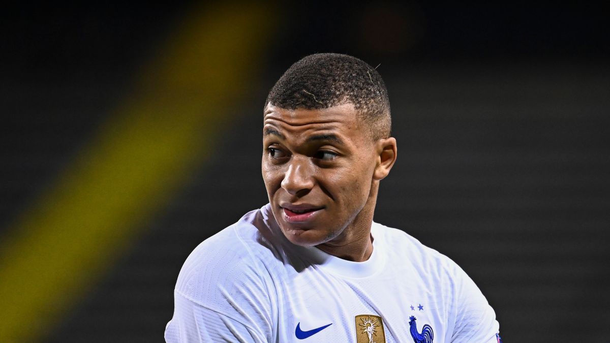 Kylian Mbappe tests positive for Covid-19 while playing with France - CNN