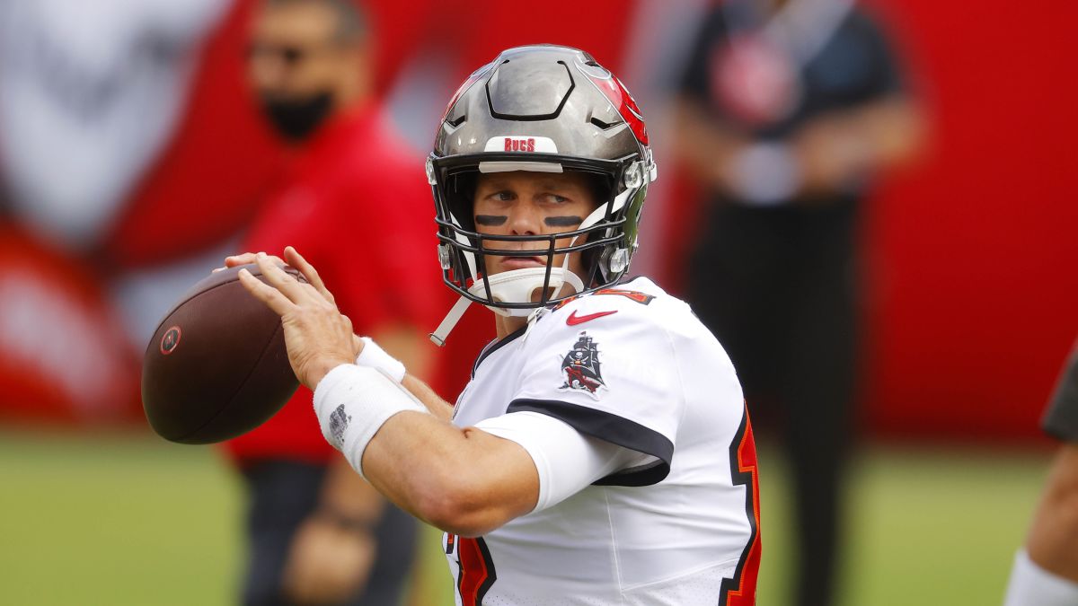 Tom Brady wins on his home debut for the Tampa Bay Buccaneers