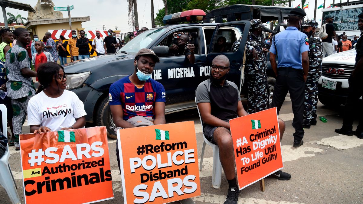 Sars Nigerian Youth Celebrities Protest Against Controversial Police Unit Accused Of Brutality Cnn