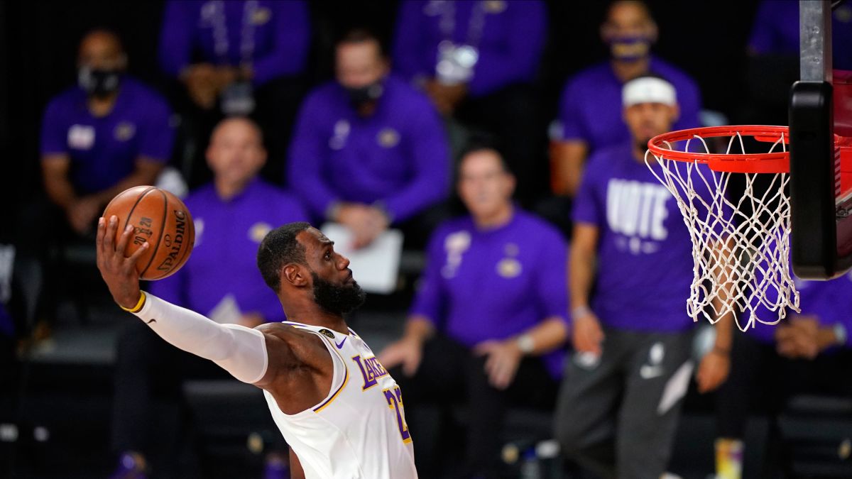 LeBron James leads the Lakers to the NBA championship in the name of  Kobe Bryant