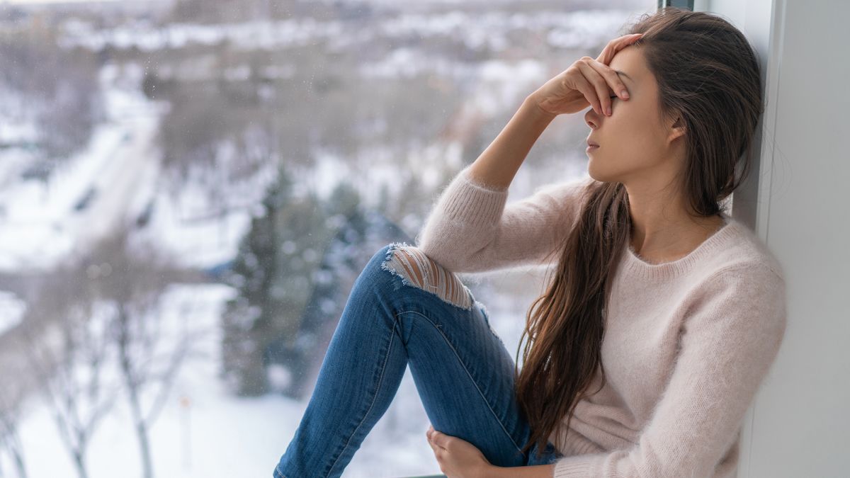 Seasonal affective disorder: How to get through the pandemic's winter  months - CNN