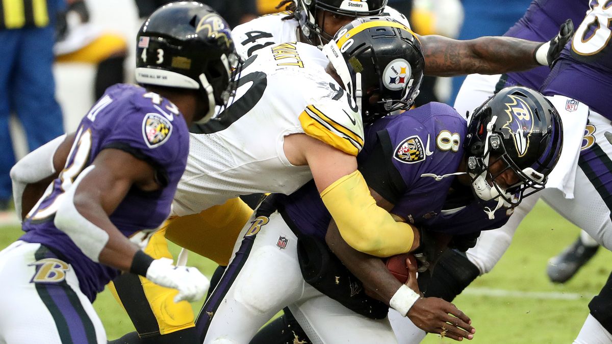 Pittsburgh Steelers beat Baltimore Ravens to remain only