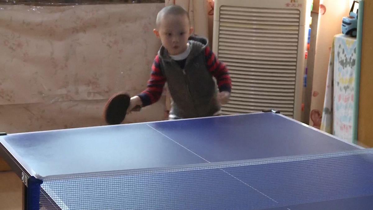 Toddler S Table Tennis Game Takes Internet By Storm Cnn Video