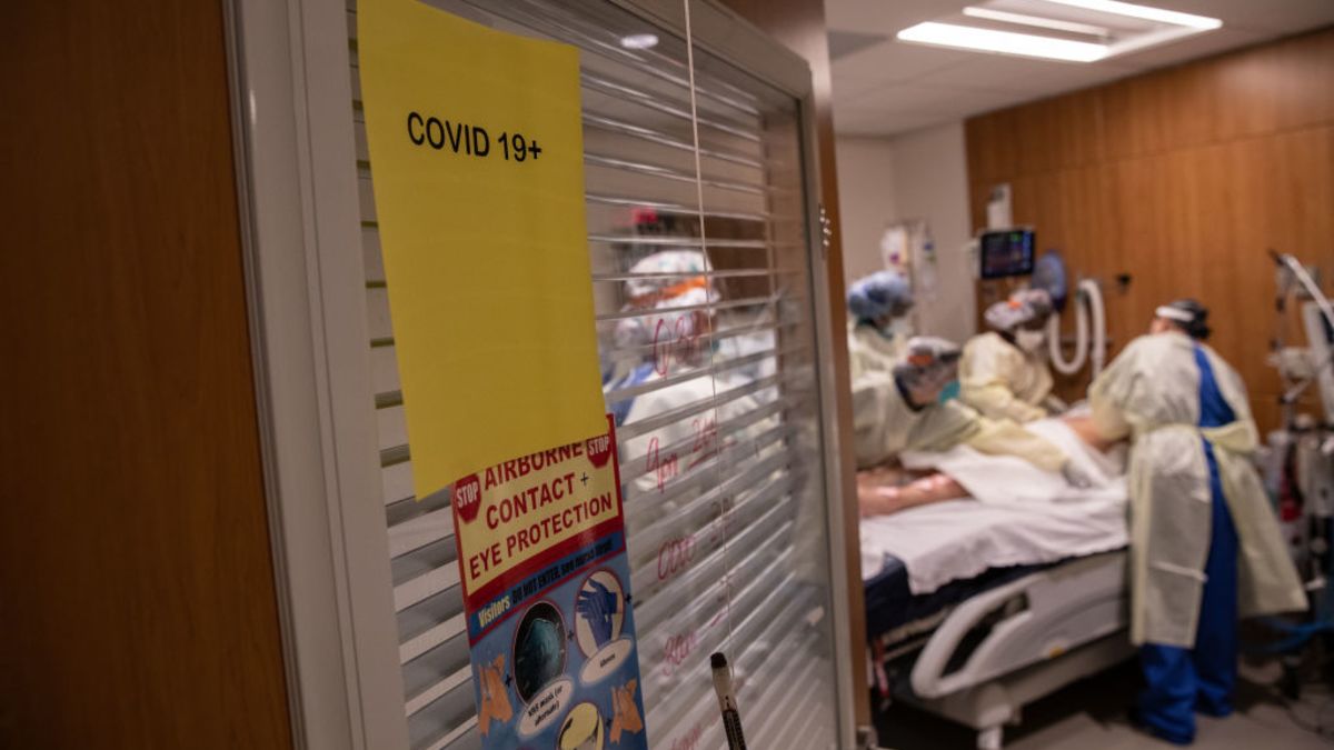 Us Coronavirus 200 Hospitals Have Been At Full Capacity And 1 3 Of All Us Hospitals Are Almost Out Of Icu Space As Covid 19 Surges Cnn