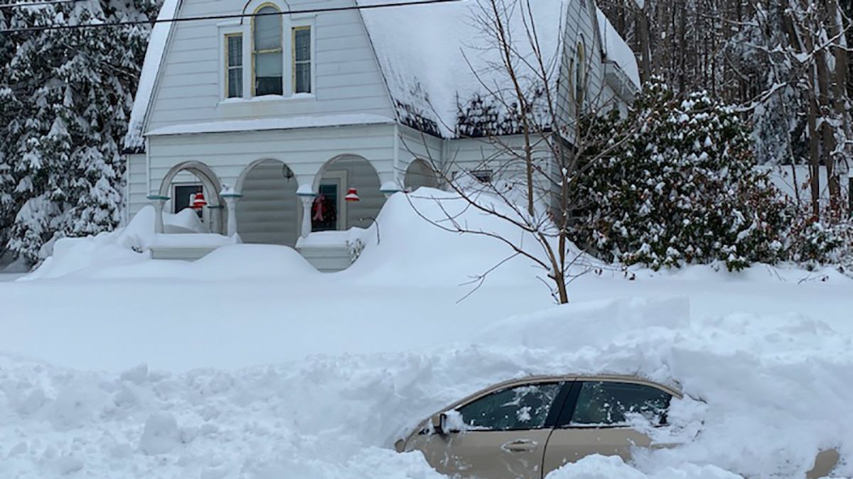 Upstate New York driver gets stuck in car for 10 hours after snow plow  covers him with nearly 4 feet of snow - CNN