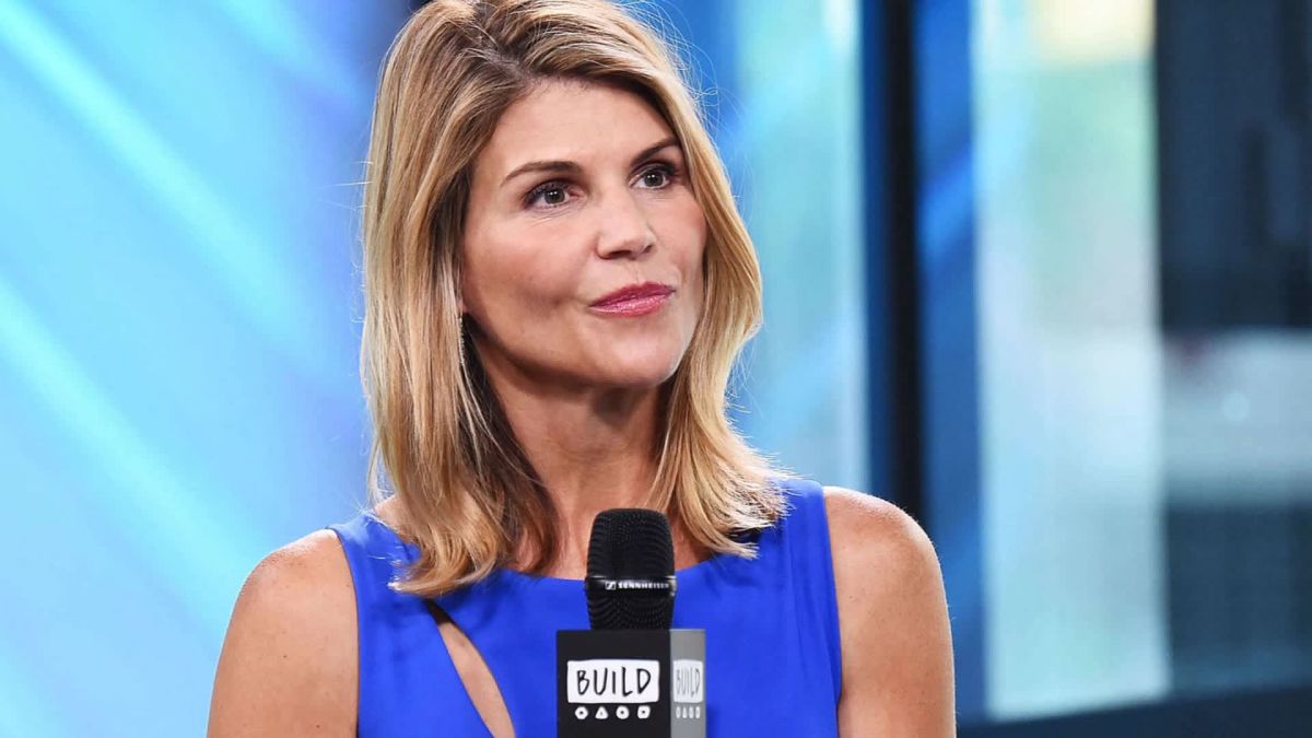 Lori Loughlin Returns to TV in WHEN HOPE CALLS: A COUNTRY