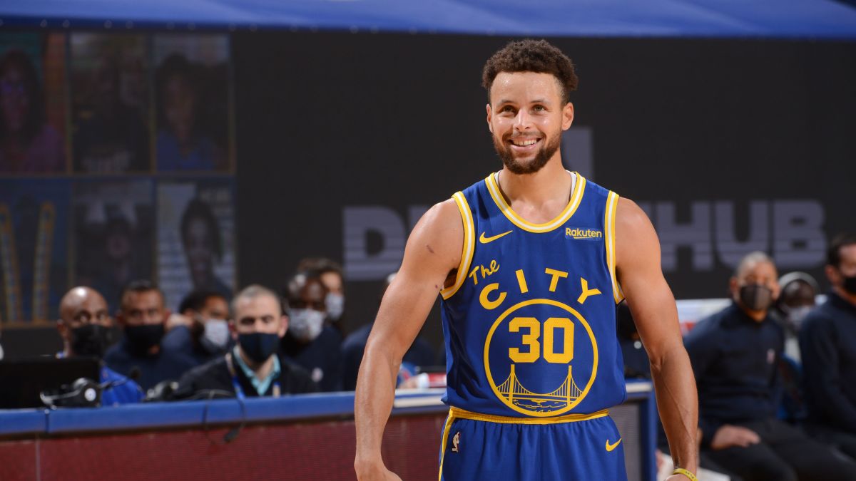 Stephen Curry of the Golden State Warriors smiles during a game