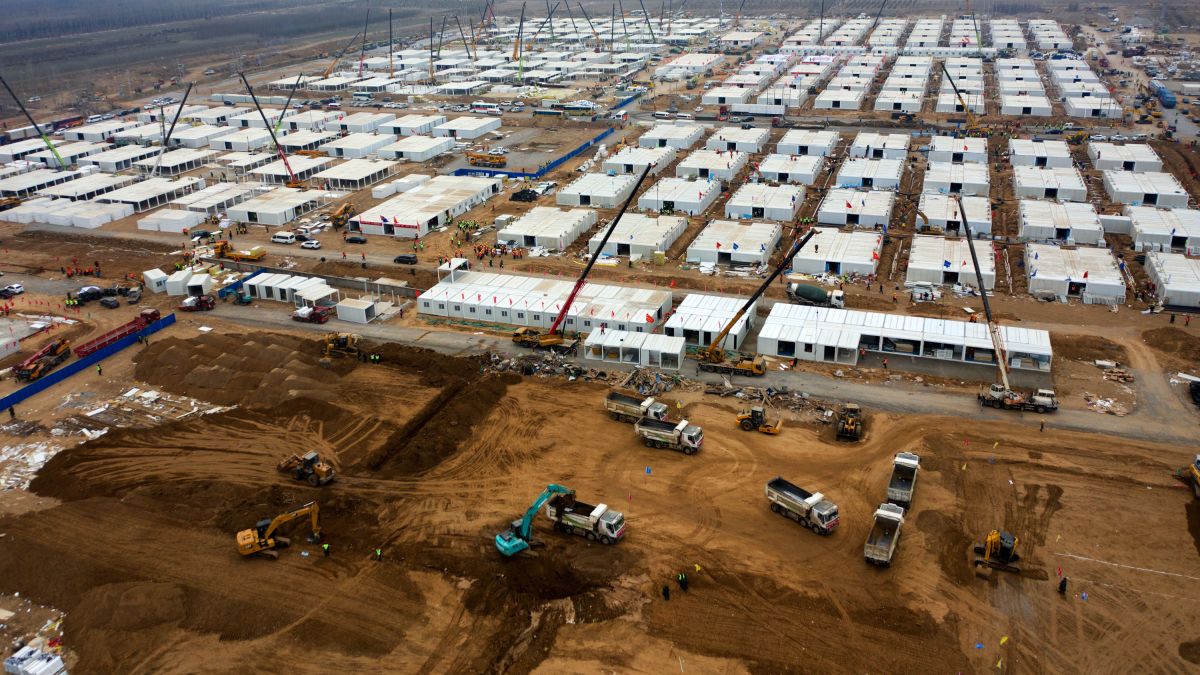 China builds massive Covid-19 quarantine camp for 4,000 people as outbreak  continues - CNN