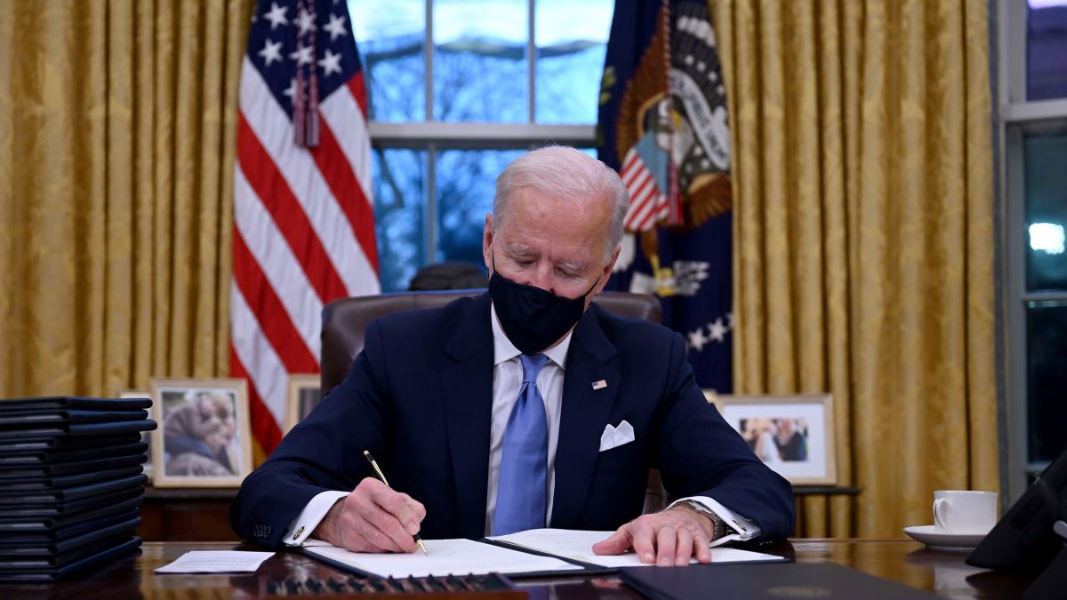 Joe Biden Restore Sanity To America 2020 Presidential Pinback Campaign Button 