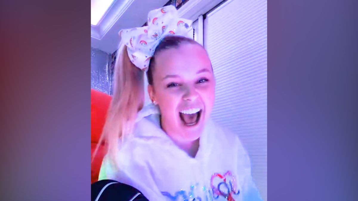 JoJo Siwa Caught on Hot Mic Yelling 'F--- Me' After Groundout to