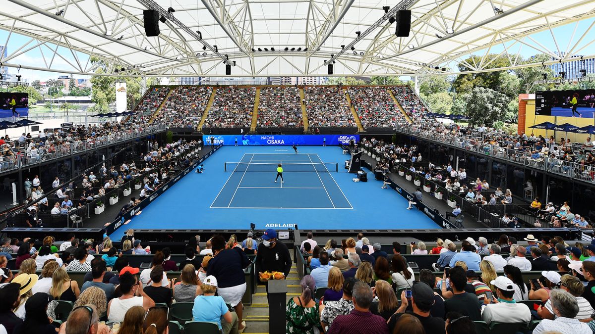 finansiere Maxim rulle Australian Open: Maskless crowds pack tennis exhibition in Covid-free  Adelaide - CNN