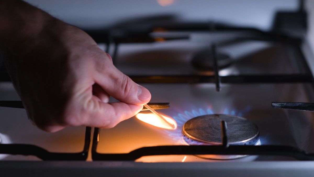 do gas stoves release carbon monoxide? 2