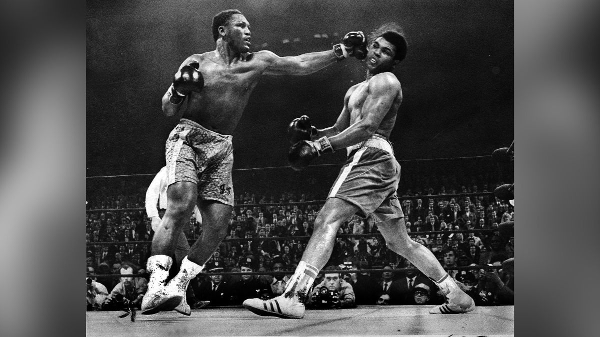 Muhammad Ali vs. Joe Frazier: The Fight of the Century: a divided US  nation 50 years on | CNN