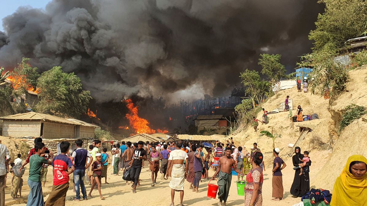 Bangladesh Rohingya: At least five dead as massive fire destroys thousands of homes in refugee camps - CNN