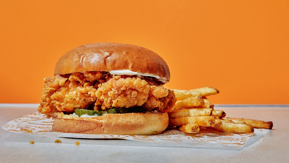 Popeyes' fried chicken sandwich: a delicious distraction, a cultural lesson  - The Boston Globe