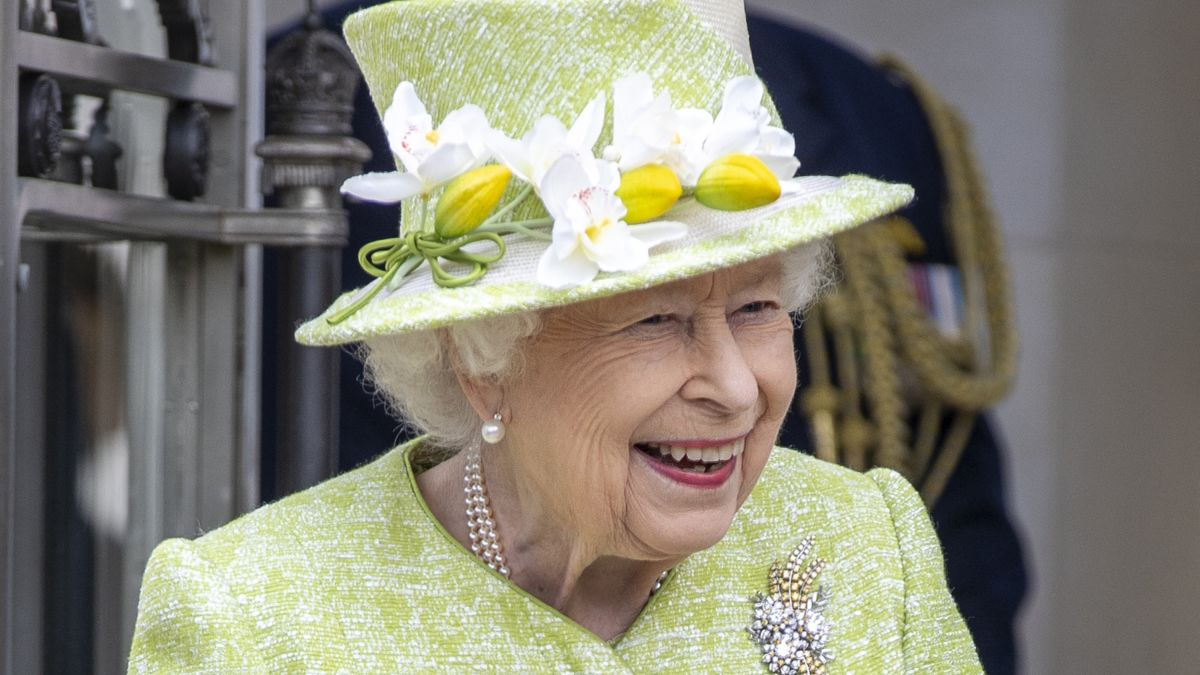 UK Queen Elizabeth 95th Birthday Tribute Newspaper Lot 1 New 21 April 2021 