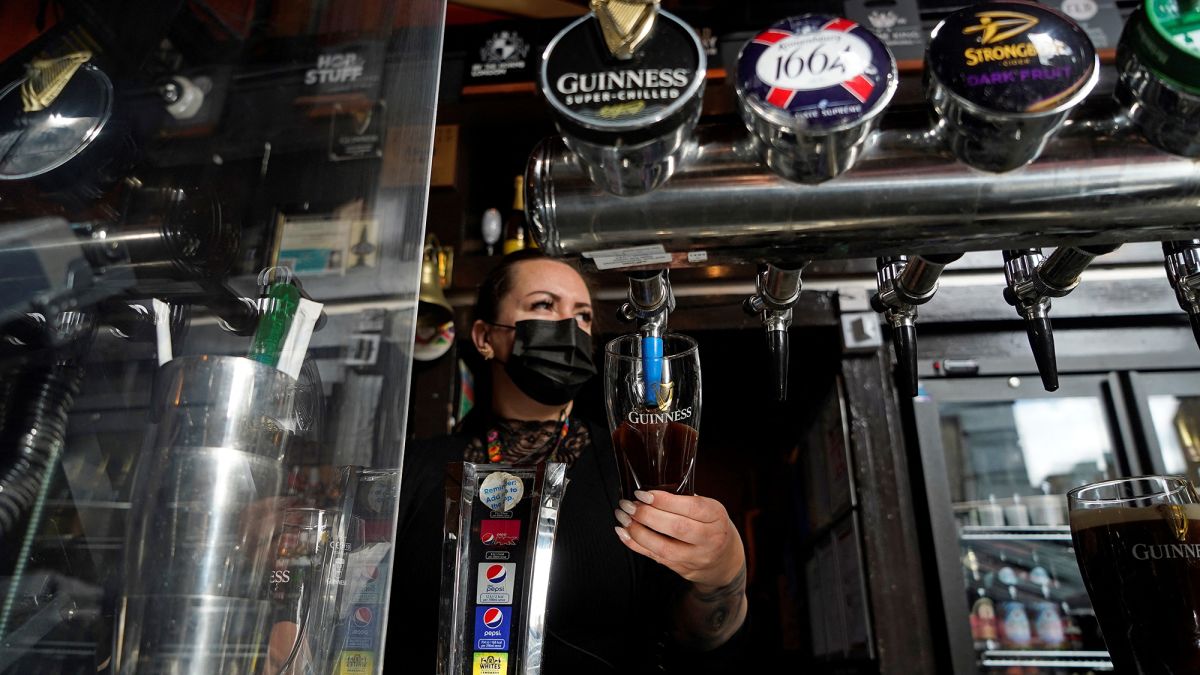 English pubs reopen but 2,000 havent survived the coronavirus pandemic CNN Business