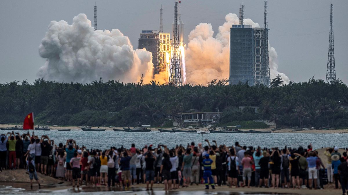 China rocket crash: US blamed for hyping fears of uncontrolled rocket  reentry as space race heats up - CNN