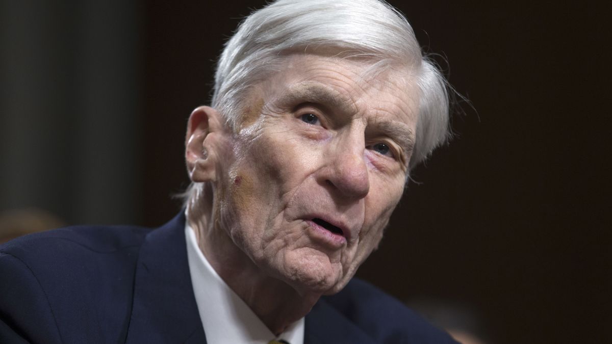 John Warner, longtime US senator from Virginia, dies at 94